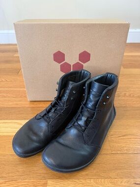 Vivobarefoot Gobi Hi III, Black, Women’s 39, EUC with box